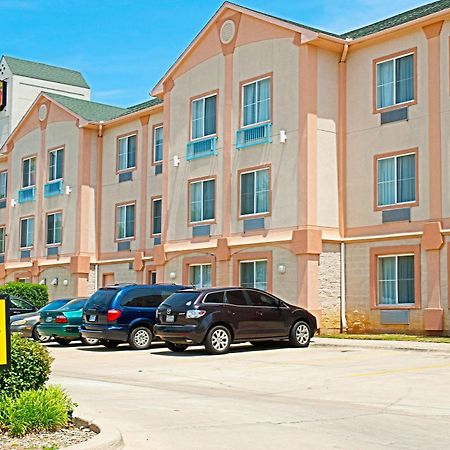 Super 8 By Wyndham Irving/Dfw Apt/North Eksteriør billede