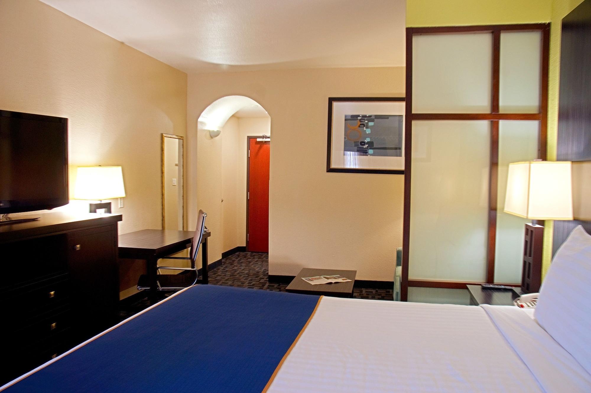 Super 8 By Wyndham Irving/Dfw Apt/North Eksteriør billede